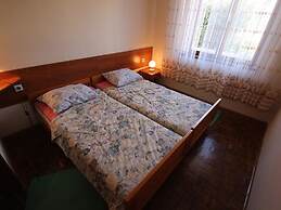 Family Ground Floor Apartment, Close to the Beach