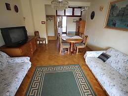 Comfortable Apartment, Close to the Beach