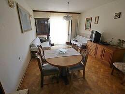 Comfortable Apartment, Close to the Beach