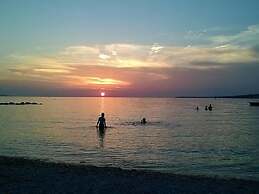 Comfortable Apartment, Close to the Beach