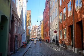 Sanders Stage - Chic 3-bdr Apt Near Nyhavn
