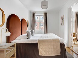 Sanders Stage - Chic 3-bdr Apt Near Nyhavn