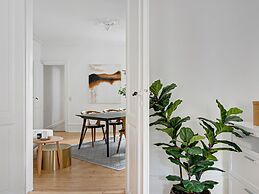 Sanders Stage - Chic 3-bdr Apt Near Nyhavn