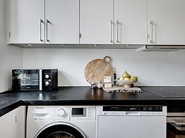 Sanders Stage - Chic 3-bdr Apt Near Nyhavn