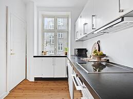 Sanders Stage - Chic 3-bdr Apt Near Nyhavn