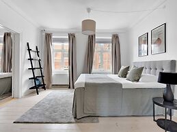 Sanders Stage - Endearing 3-bdr. Apt. Near Nyhavn