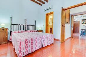 Villa in Consell With Private Pool, air Conditioning and Wifi