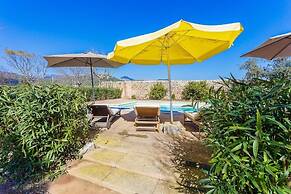 Villa in Consell With Private Pool, air Conditioning and Wifi