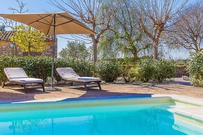 Villa in Consell With Private Pool, air Conditioning and Wifi