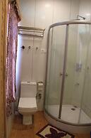 Golden Crest Houseboats