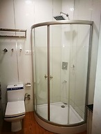 Golden Crest Houseboats