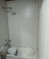 Golden Crest Houseboats