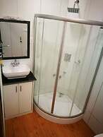 Golden Crest Houseboats