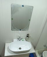 Golden Crest Houseboats