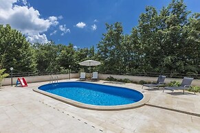 Luxury Experience in Villa Kacana With Heated Pool
