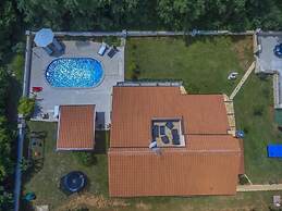 Luxury Experience in Villa Kacana With Heated Pool