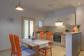 Apartment Perusko - 2 Bedroom Kitchen