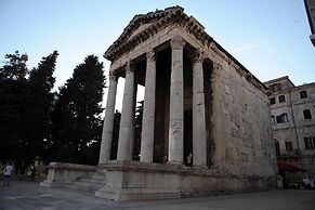 Apartment Perusko - 2 Bedroom Kitchen