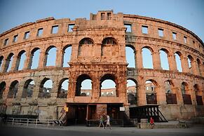 Apartment Rojnic - 3 Bedrooms Apartment