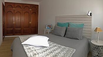 Modern And Bright Apartment With Sea Views