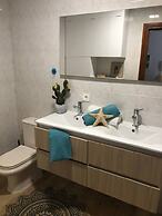 Modern And Bright Apartment With Sea Views