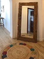 Modern And Bright Apartment With Sea Views