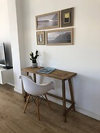 Modern And Bright Apartment With Sea Views