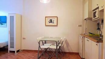 Comfortable Apt Born 41