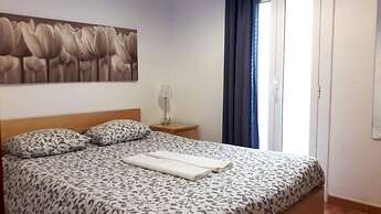 Comfortable Apt Born 41