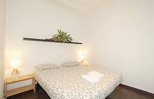 Interior Apt Center 42 El Born