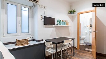 Two Bedroom Apartment in the Heart of the Born 22