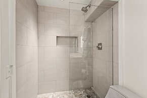 37 Mountain Laurel Drive 2br 2 Bedroom Home by Redawning