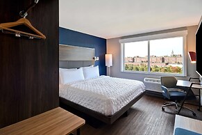 Tru by Hilton Manchester Downtown