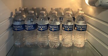 Monahans Country Inn