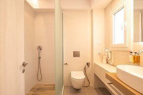 Mirablue Luxury Residences