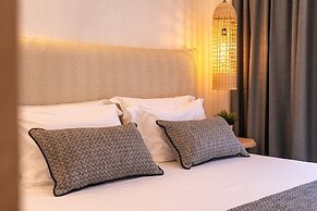 Mirablue Luxury Residences