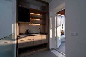 Mirablue Luxury Residences