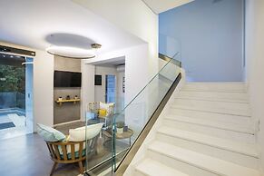 Mirablue Luxury Residences