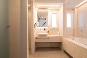 Mirablue Luxury Residences