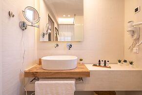 Mirablue Luxury Residences