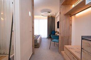 Mirablue Luxury Residences