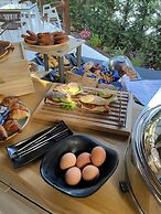 Mirablue Luxury Residences