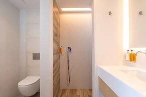 Mirablue Luxury Residences