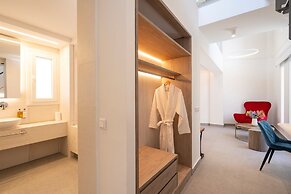 Mirablue Luxury Residences