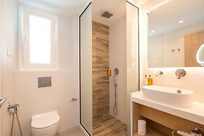 Mirablue Luxury Residences