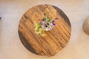 Mirablue Luxury Residences