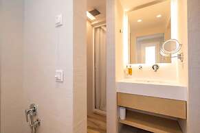 Mirablue Luxury Residences