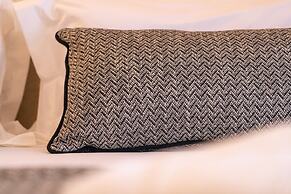 Mirablue Luxury Residences