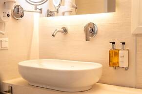 Mirablue Luxury Residences