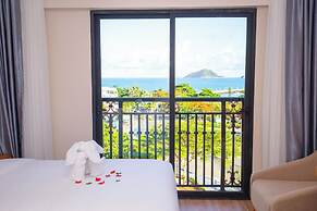 Marina Bay Con Dao Hotel